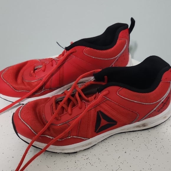Reebok Red Men's Athletic Shoes - Picture 2 of 4